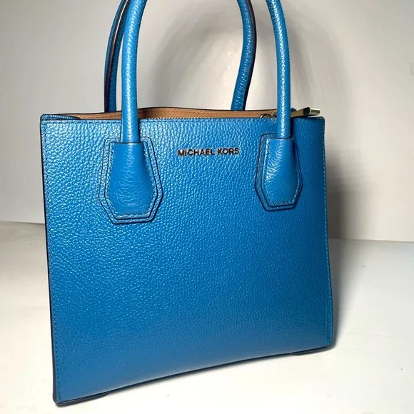 LE Michael Kors crossbody Bundle - Picture 16 of 16